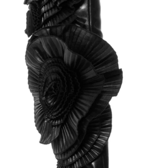 Azalea Wang Chic Black Over-the-Knee Boots with Floral Detail - Picture 4 of 10